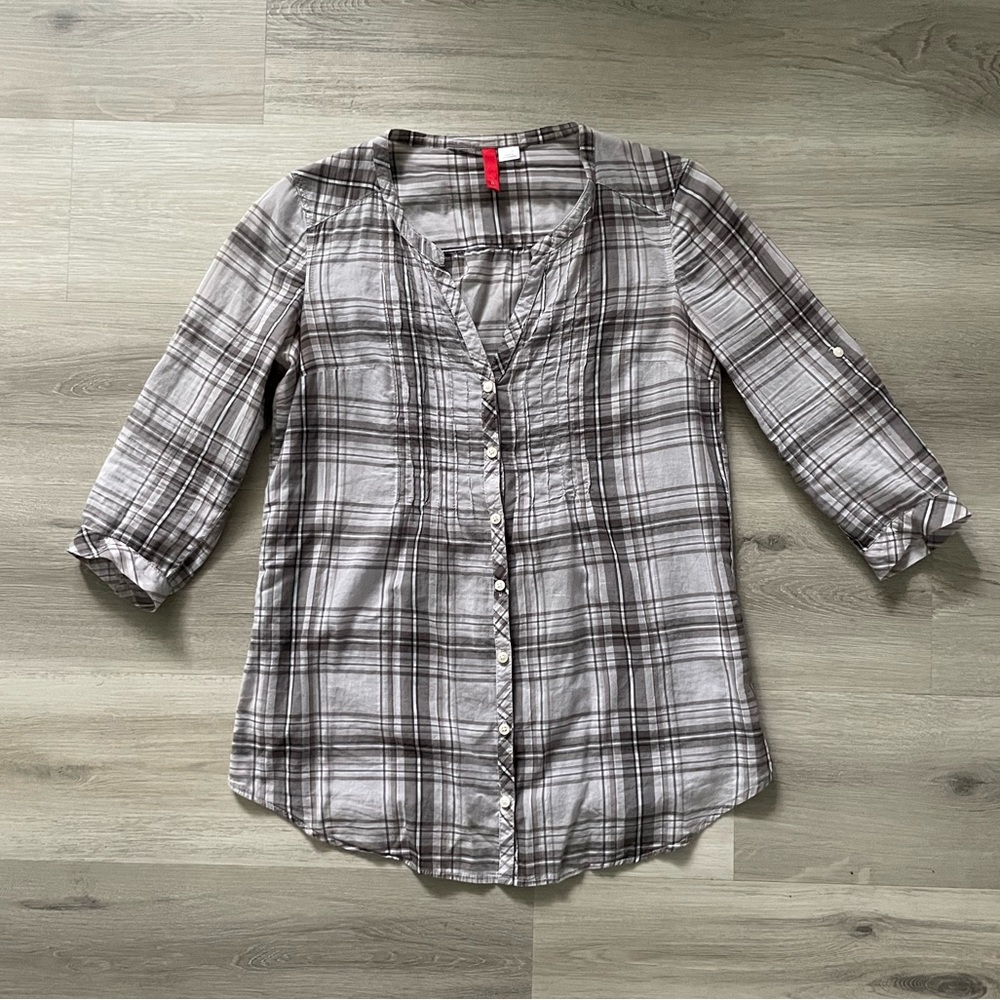 H&M Women’s black plaid button down 3/4 sleeve shirt